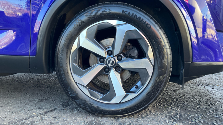 Nissan Qashqai 1.3 DiG-T MH N-Connecta 5dr Petrol Hatchback